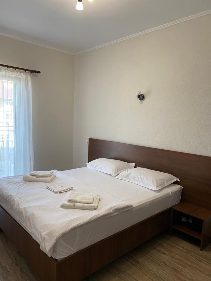 Vila Amir Vama Veche Bagian luar foto